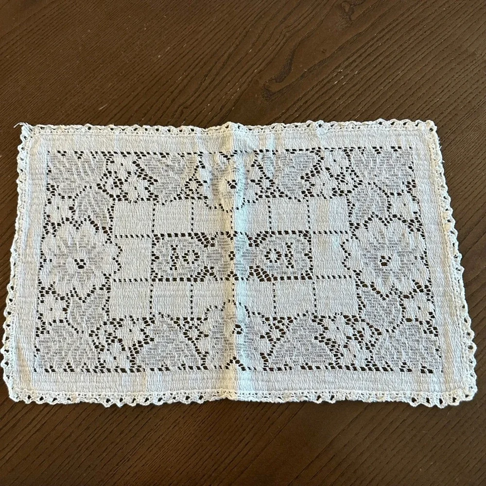 Vintage White Crochet Lace Dresser Scarf Floral Rectangle Table Runner 17x10